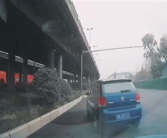 成都别车,一场城市交通冲突的缩影